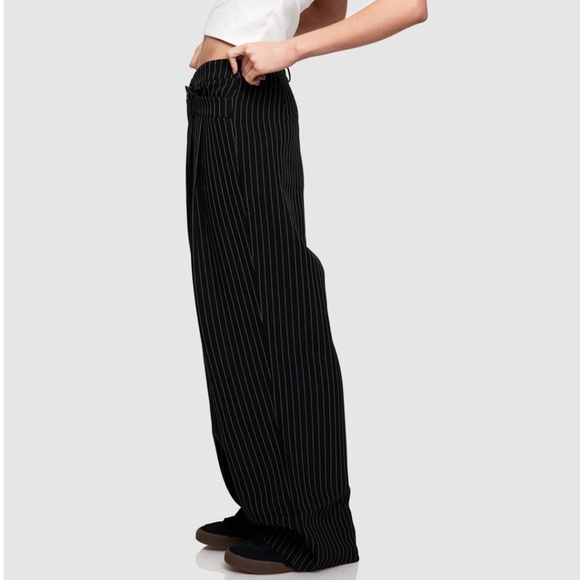 Lioness La Mesa Pant in black pinstripe  -SZ Large NWOT - Picture 3 of 13